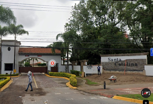 Casa Ubicada En Colonia San Juan De Ocotlán Zapopan Jalisco. Con 4 Recamaras Y 370m2. Entre Av. Santa Margarita Y Av. Aviación.
