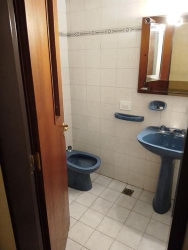Imagen 7 de 30 de Casa 2 Plantas. Parque Avellaneda, Fernandez 1600. 250 M2