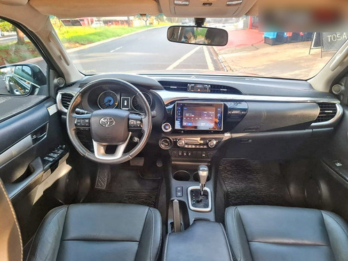 Imagem 4 de 9 de Toyota Hilux 2.8 Srx Cd Automática 4x4 2017