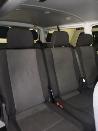 Imagen 11 de 13 de Volkswagen Transporter 2.0 Pasajeros Mt 102 Hp 2017