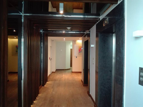 Imagen 4 de 10 de Instalcion De Pisos De Madera Y Vinilo