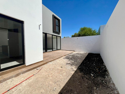 Casa En Zibatá 205m2 Construcción, Frente A Parque. Ig