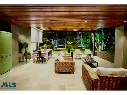 Casa Completamente Remodelada En El Campestre(mls#255908)