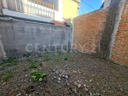 Casa En Venta En Galaxia La Laguna, Cerca De Bulevar Carmelitas.