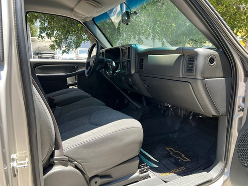 Chevrolet Silverado 4.8 2500 Custom Cab Reg Paq D Mt