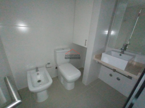 Apartamento En Zona Brava * 3 Dormitorios- Ref: 5358