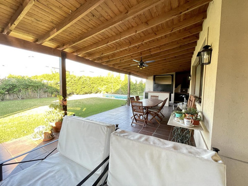Imagen 2 de 22 de Casa En Venta - Barrio Barbarita