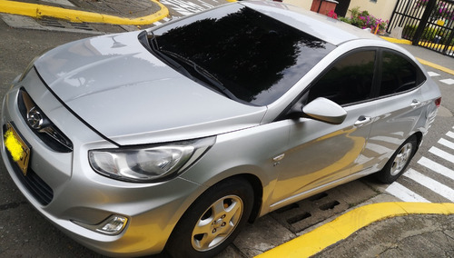 Hyundai Accent 1.6l 4 p