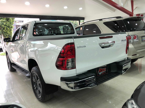 Imagen 9 de 11 de Toyota Hilux Pick Up