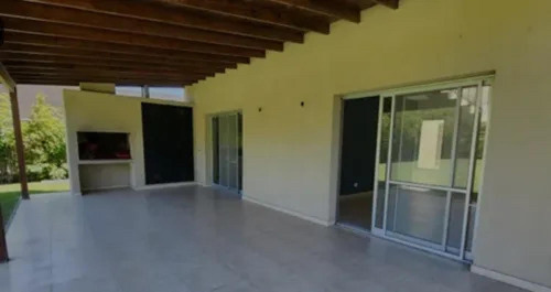 Casa En Venta - 4 Dormitorios 4 Baños - Tigre