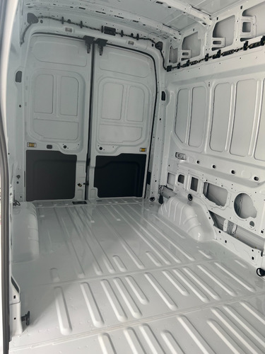 Imagen 9 de 19 de Ford Transit Furgo Largo