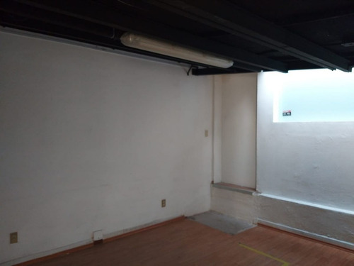 Imagen 11 de 14 de Casa Para Oficinas En Venta / Adolfo Prieto