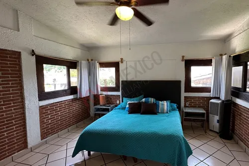 Casa En Esquina Con Acceso A Dos Calles, Alberca Y Vista Panorámica En Las Brisas, Temixco, Morelos