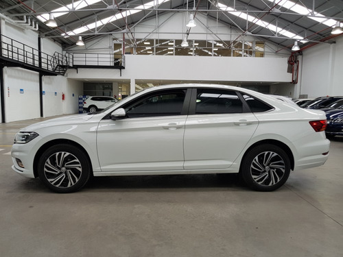 Imagen 4 de 25 de Volkswagen Vento 1.4tsi Highline Tip 0km My22 Dcolores