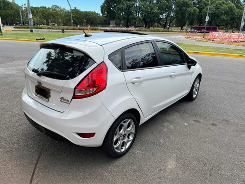 Imagen 6 de 19 de Ford Fiesta 1.6 Kinetic Titanium