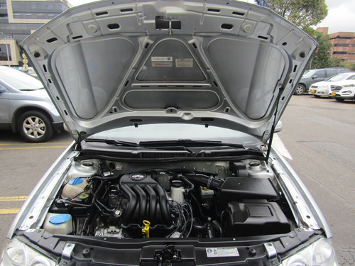 Volkswagen Jetta Trendline Mt 2.0