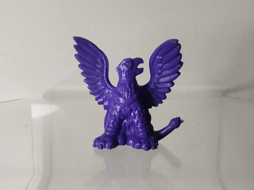 Monstruos De Bolsillo Grifo Morado Sorincs Meg Figura 