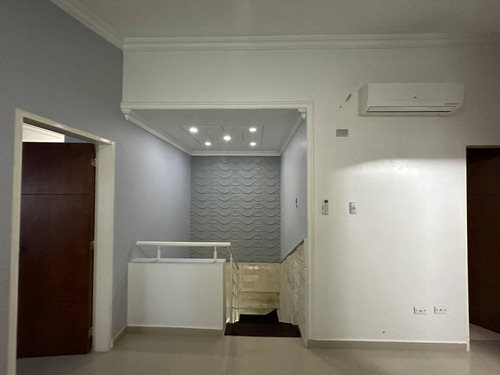 Venta Townhouse Totalmente Amoblado Las Palmas, El Parral Valencia