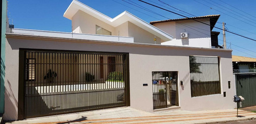 Casa Térrea Em São Carlos/sp Com Ótimo Acabamento  E Localização Privilegiada (pq. Santa Mônica) 