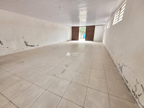 Imagem 4 de 17 de Pavilhão Pra Alugar Com Muros 02 Banheiros E Área Externa Em Santa Maria - 8743