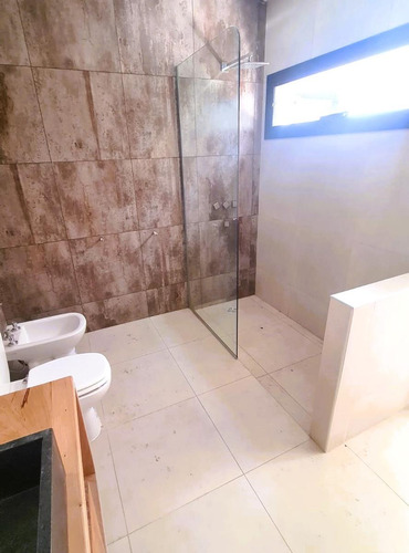Hermosa Casa 2 Dorm. Zona Sur.