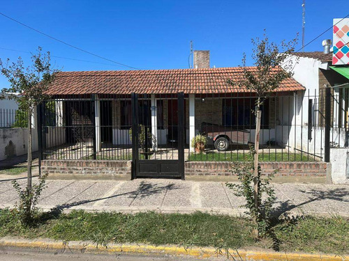 Vendo Casa  3 Dorm Apto Credito Bancor En Villa Allende Centro