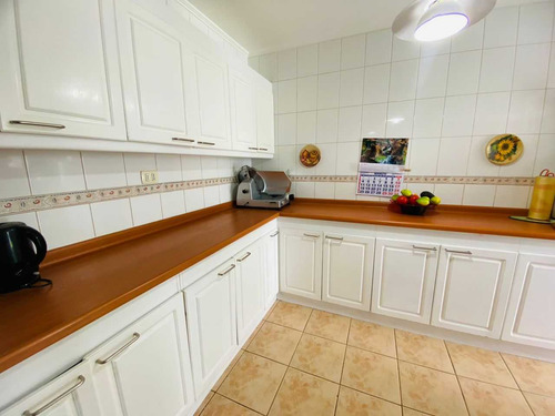 Casa Grande En Sector Residencial De Calama (105501)