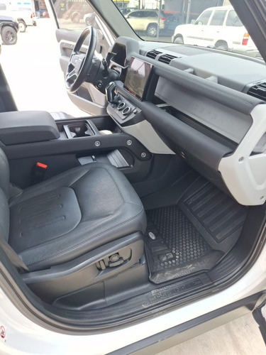 Land Rover Defender 2022 P400