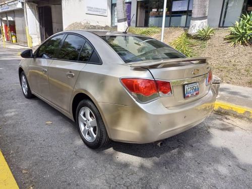 Imagen 4 de 7 de Chevrolet Cruze .