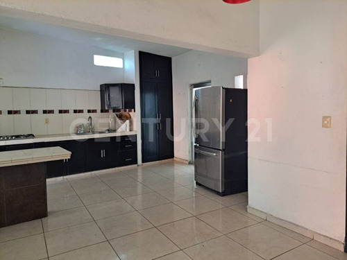 Se Vende Casa En Col. Juan Jose Rios Ii En Villa De Alvarez, Colima
