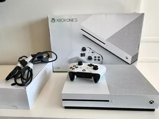 Consola Xbox One S 1t Con Joystick Impecable Estado