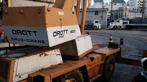 Drott Cruz Crane