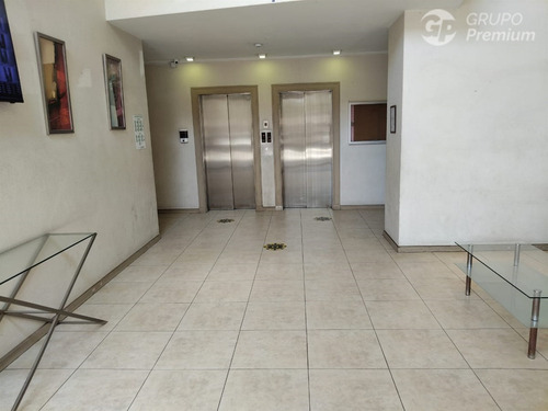 Departamento De 2d, Est. Y Bodega En Venta En Independencia