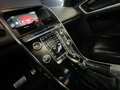 Volvo XC60 2.0 T5 R-design Drive-e 5p