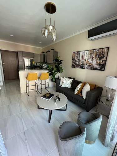 Apartamento Amueblado En Venta En Evaristo Morales, Distrito Nacional, Santo Domingo.