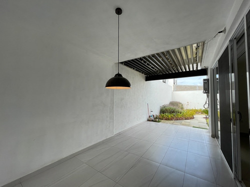Imagen 8 de 18 de Casa En Venta Con Roof Garden En La Zona De Paseo San Junipero, Queretaro