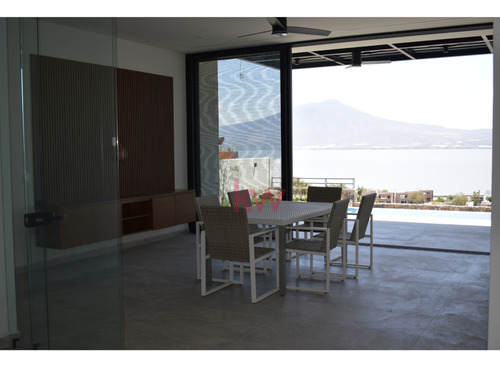 Casa En Venta En Jocotepec, Jalisco