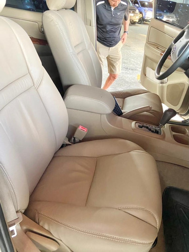 Imagen 5 de 9 de Toyota Fortuner