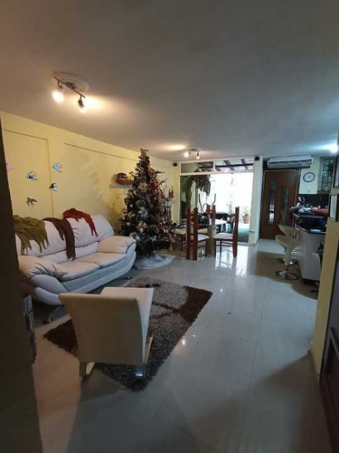 Imagen 3 de 17 de Se Vende Town House Amoblado En Urb Campo Claro, Av Bella Vista