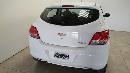 Imagen 4 de 9 de Chevrolet Onix 1.4 N Lt 2015
