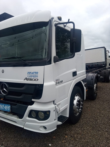 Imagem 3 de 9 de M.benz/atego 2429 2014