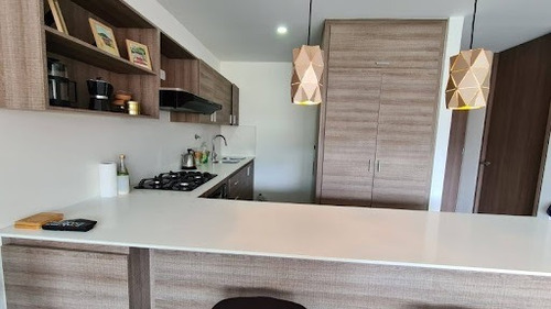 Imagen 6 de 24 de Apartamento En Arriendo Loma Del Escobero 622-17024