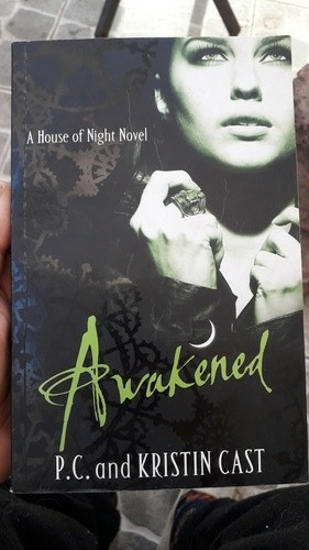 A House Of Night. Awakened (kristin Cast)