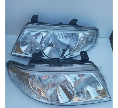 Faros Delanteros De Nissan Almera 