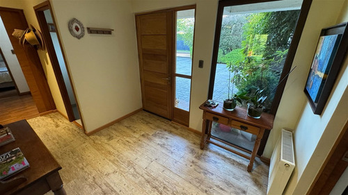Impecable En Venta De 5 Dorm. En Curicó