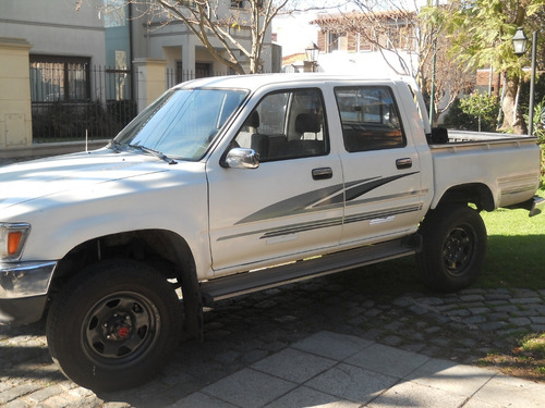 Toyota Hilux Doble Cabina 4x4