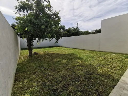 Casa Nueva En Renta En Privada Zensia Con Sistema De Riego En Conkal, Mérida.