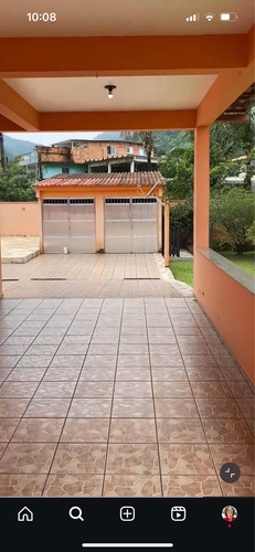 02 Lotes Total 960m2 Em Muriqui Rgi Reguiarizado Iptus Pagos Com Casa 3 Quartos 4 Banheiros Piscina Churrasqueira E Galpão Multiuso Portão Eletrônico Muro Alto Perto De Escola E Comércio