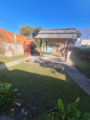 Apta Crédito!!! Excelente Oportunidad A La Venta, Se Trata De Una Propiedad Ubicada En La Calle Hipólito Yrigoyen 1200.