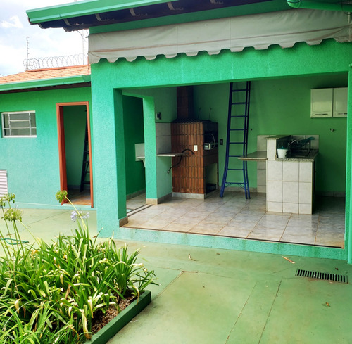 Casa Ampla Com Grande Área No Centro